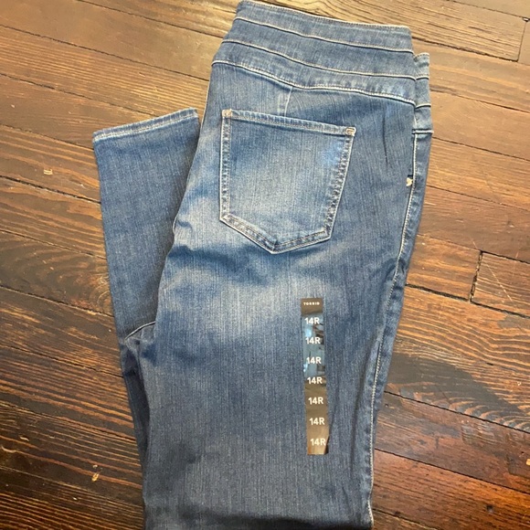 Torrid jeans - Picture 3 of 6